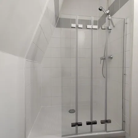 3 Chambres, Seclin, 5 Voyageurs Tok-tok S6 * סקלן